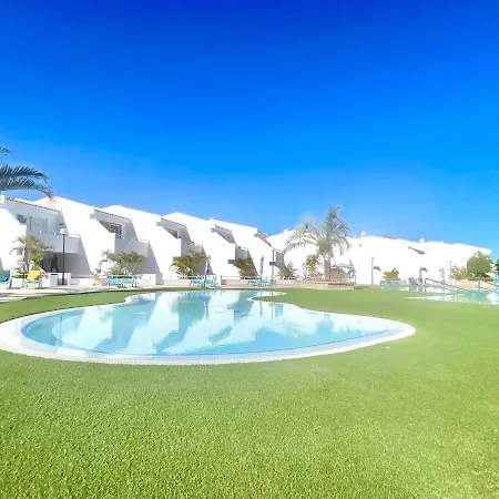 Estudio Con Bonita Vista, Wifi,piscina,cerca Playa Em Tenerife Sur *